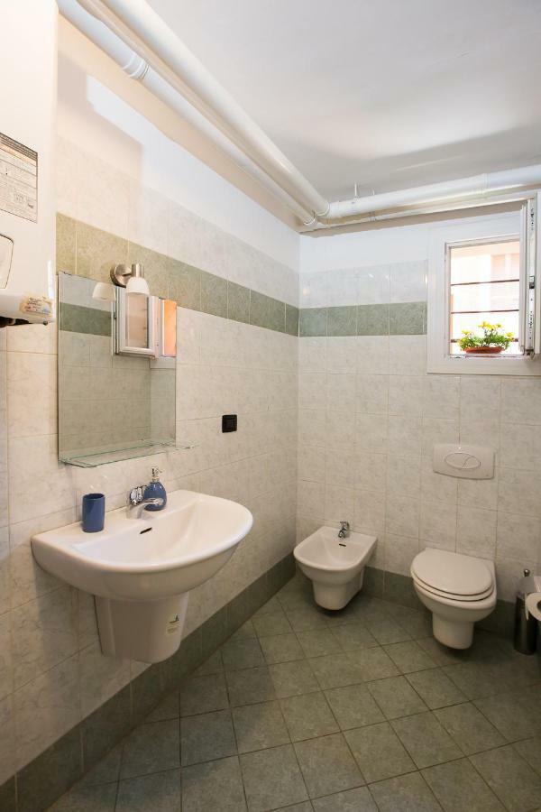 Sant'Orsola Apartment Bologna Bagian luar foto